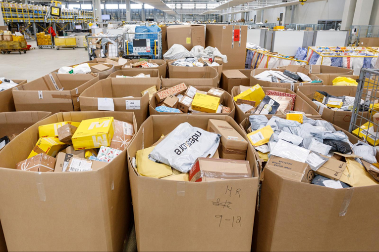 EU uvodi carinu od 10% na male pakete