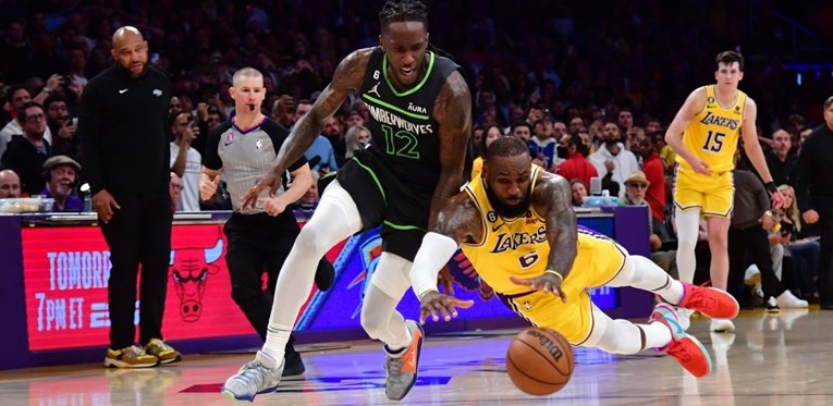 VIDEO Lakersi u šokantnoj završnici izborili doigravanje, Miami mora na popravni