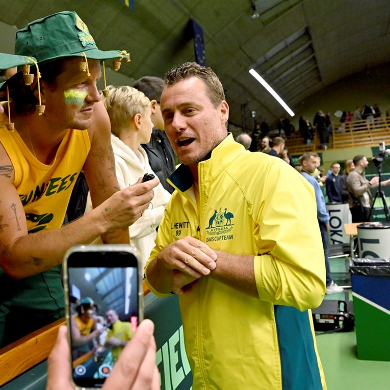 Lleyton Hewitt kažnjen jer se sukobio sa 60-godišnjakom na doping testu
