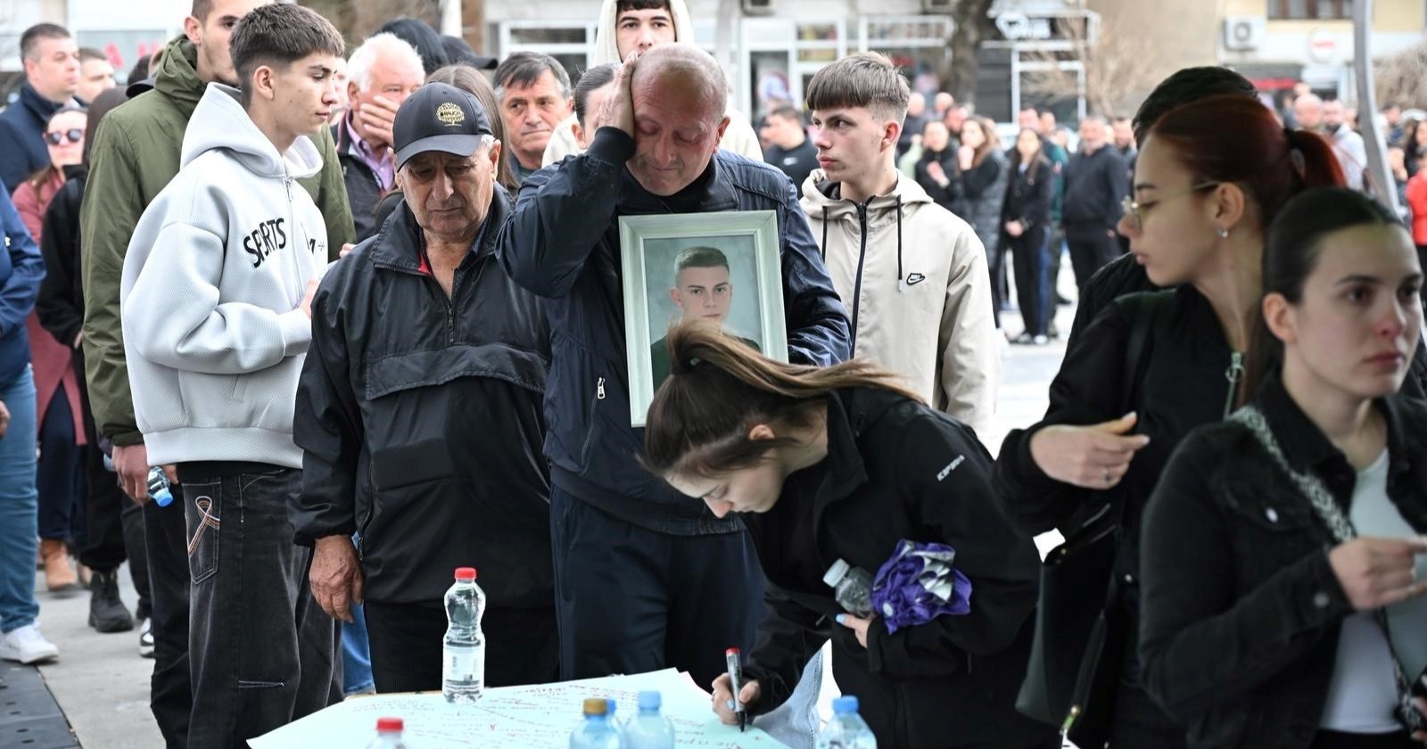 Srbija proglasila Dan žalosti zbog požara u Makedoniji