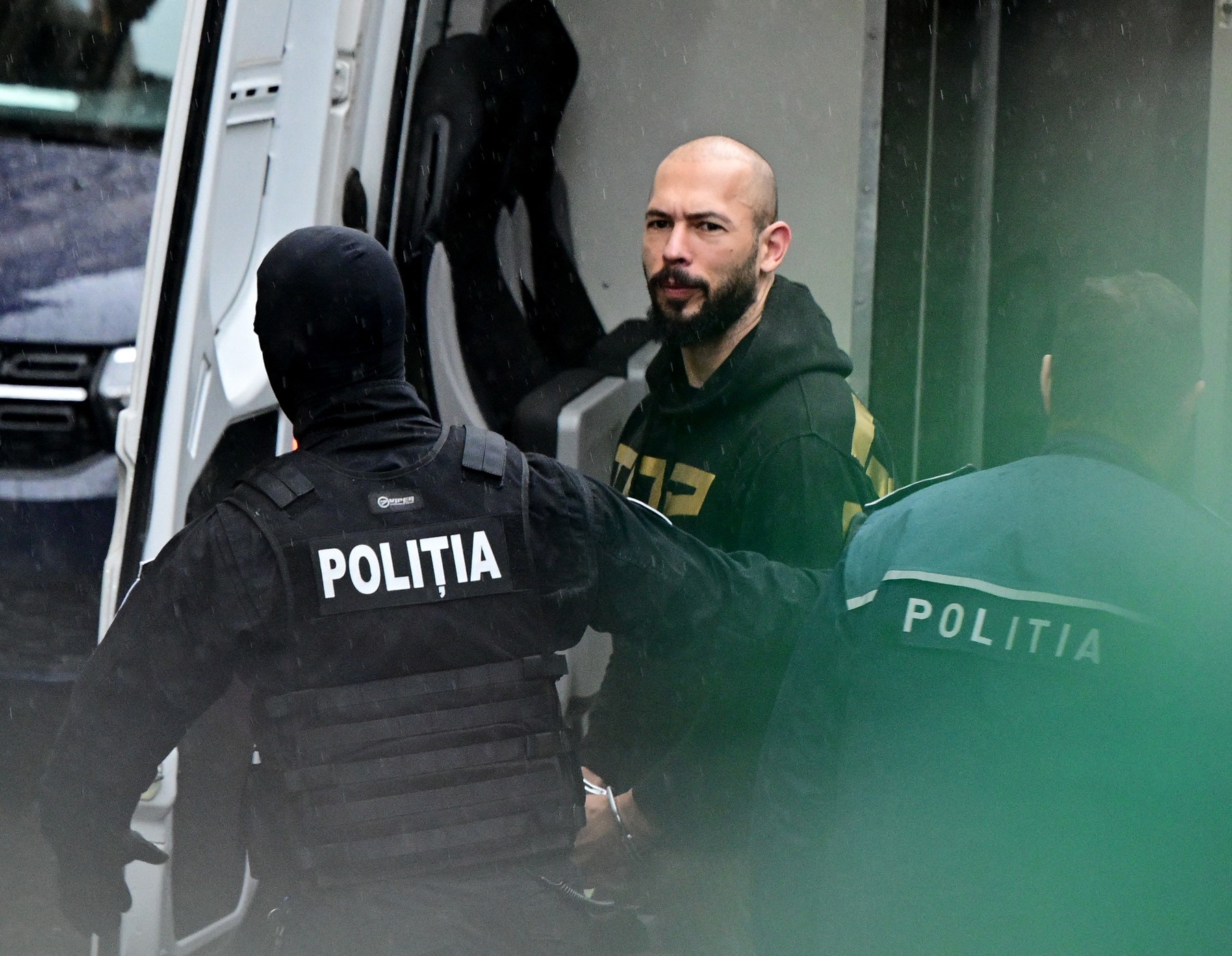 Britanska policija otkrila kako su braća Tate vrbovali i iskorištavali žene