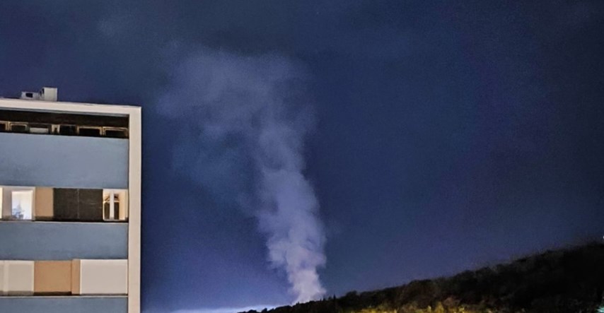 FOTO Požar na Marjanu, izazvala ga pirotehnička raketa