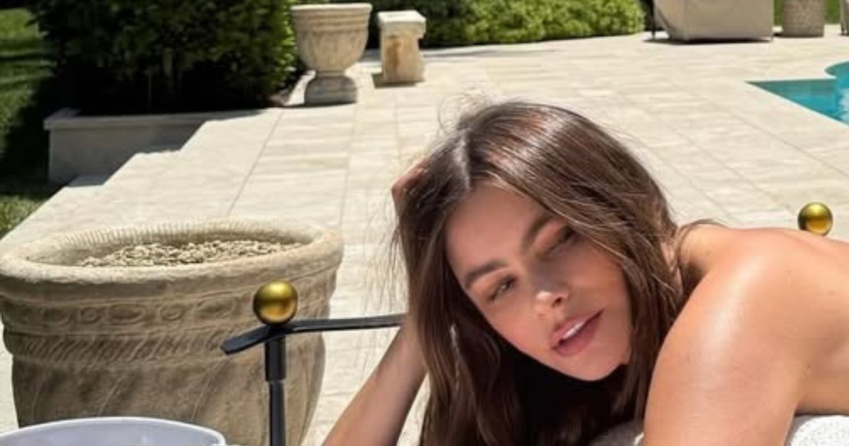 Sofía Vergara (53) podijelila fotku u toplesu pa oduševila fanove: "Ljeto je stiglo"