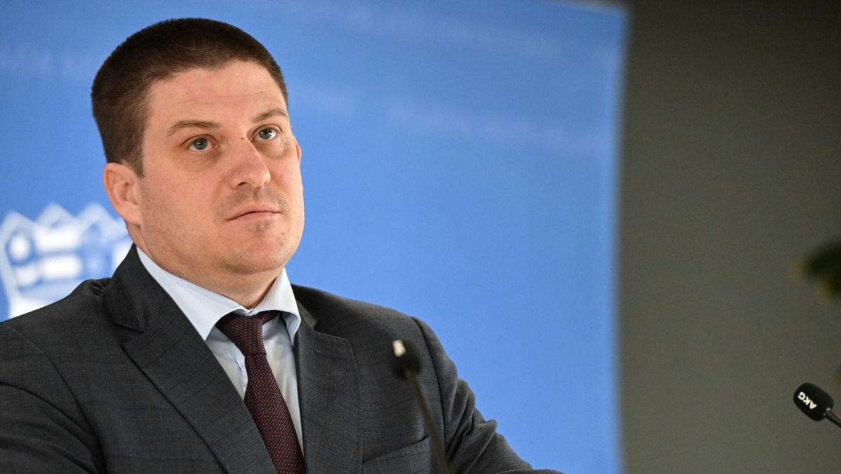 Butković: Građanima nitko neće moći zabraniti kupanje na plažama