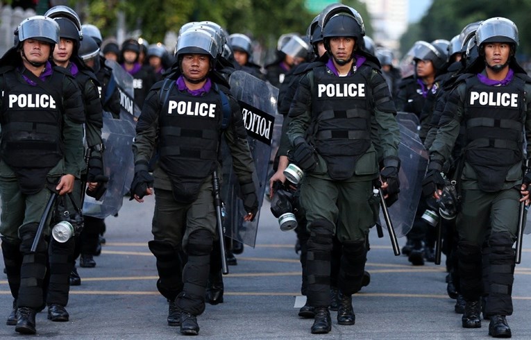 Tajlanđani prosvjeduju protiv kralja i premijera, vlast im je to sada zabranila