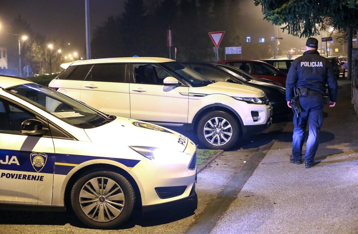 S djevojkom pokušao opljačkati dućan u Zagrebu, uhvatili ga radnica i zaštitar