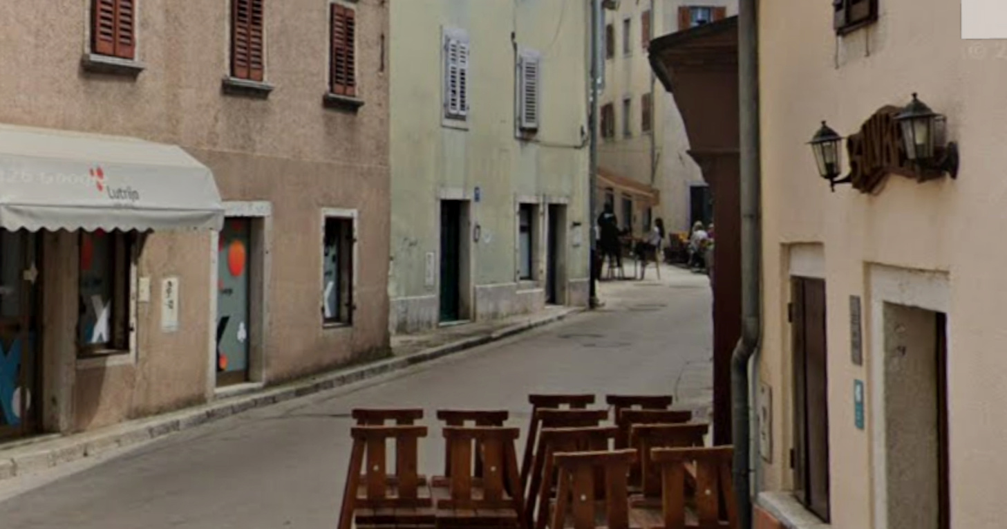 Muškarac (64) u Pazinu pao niz stepenice i preminuo