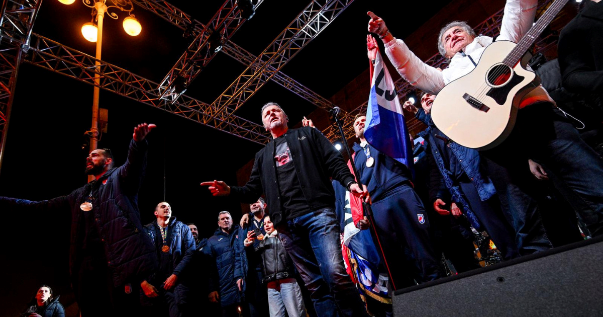 Što je sve Thompson pjevao na Trgu?