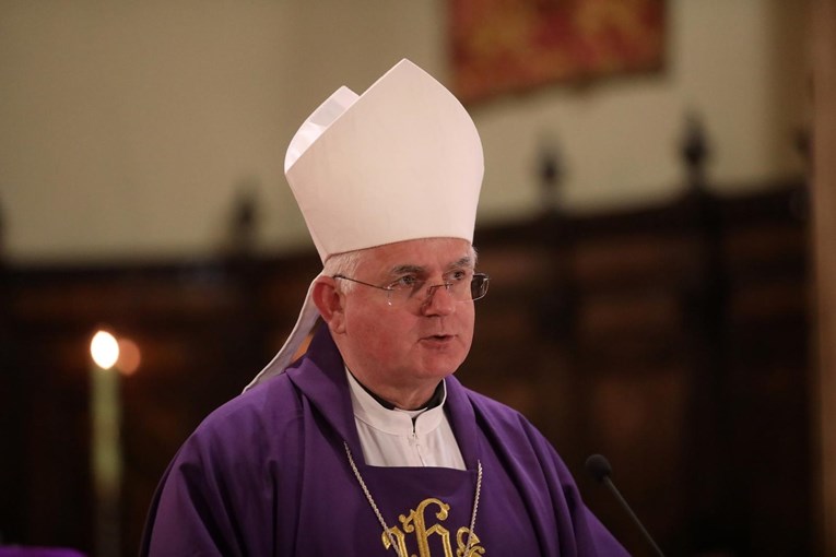 Biskup Uzinić: Moraju odgovarati i pedofili u Crkvi i oni koji su im to omogućili