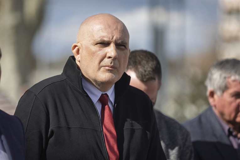 Kritizirao je Thompsona pa ostao bez Fejs stranice. Sad je izašao iz SDP-a