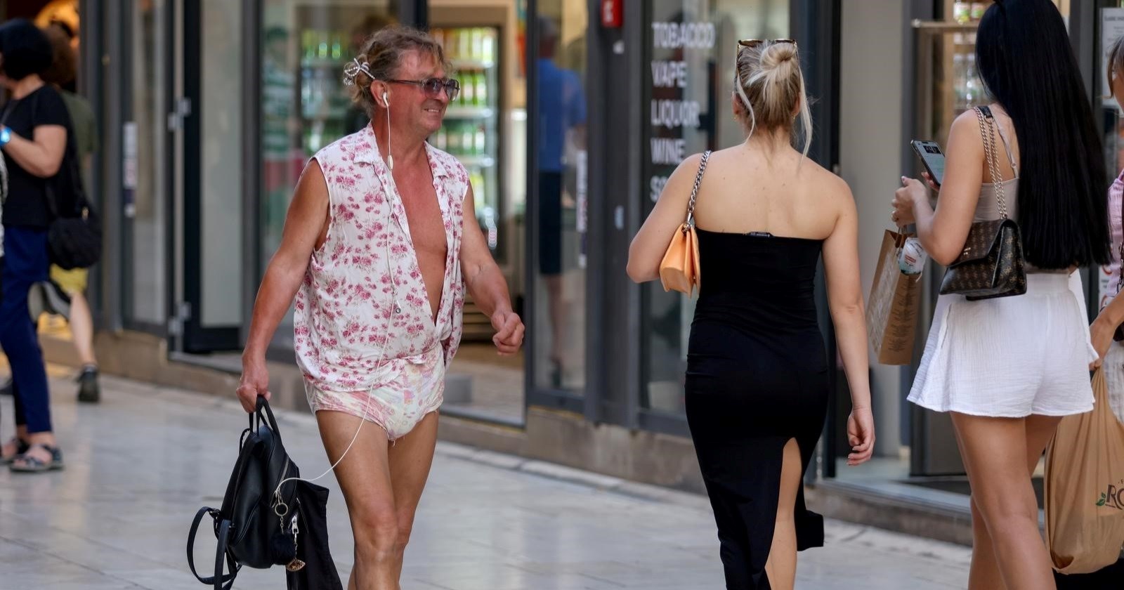 Sjećate se "zadarskog modnog mačka"? Snimljen je na Kalelargi u ljetnom izdanju