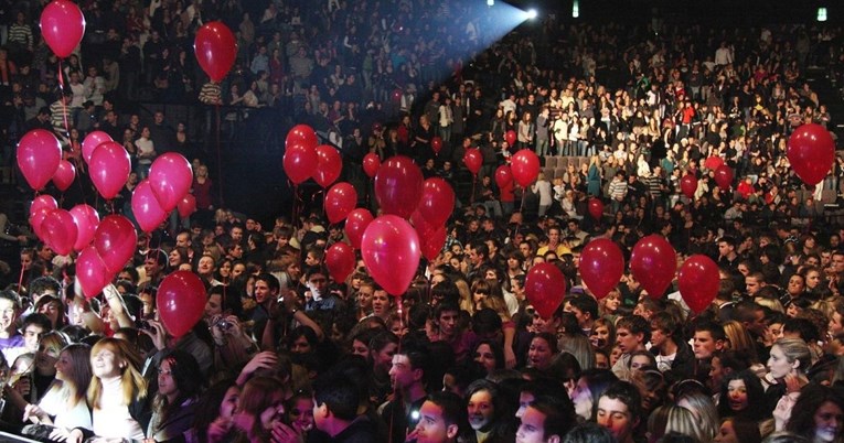 Ovo je fotka s koncerta Željka Samardžića u Spaladium Areni. Samo ćemo je ostaviti tu