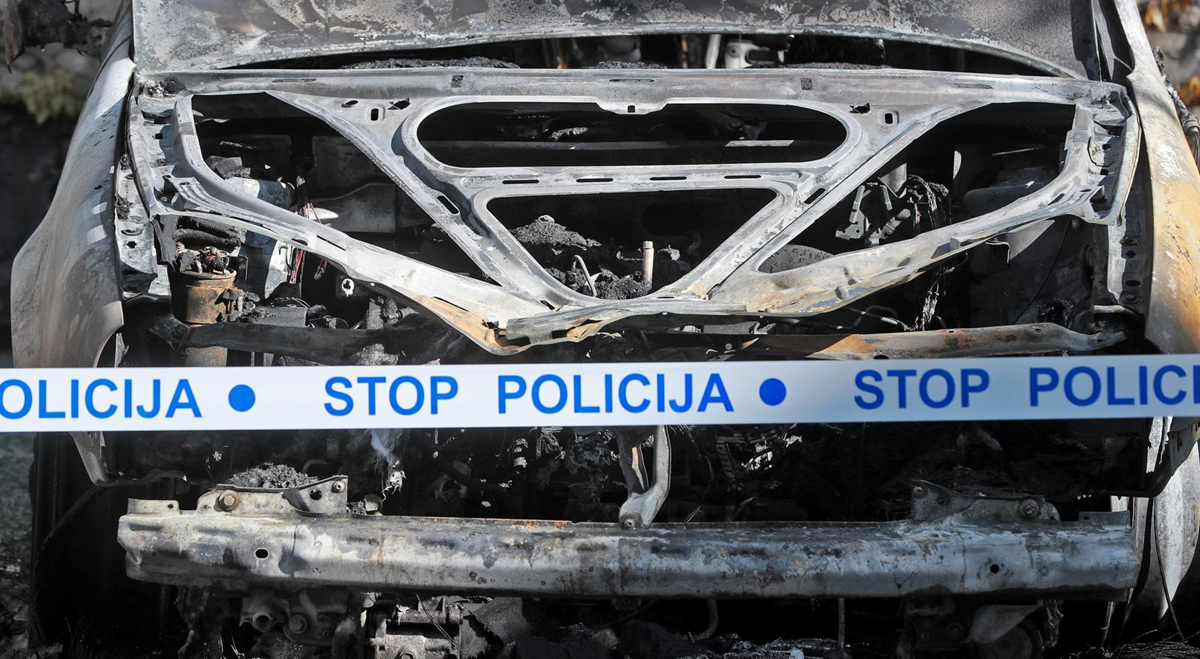 U Zagrebu gorjeli kontejneri, vatra se proširila na BMW i Renault