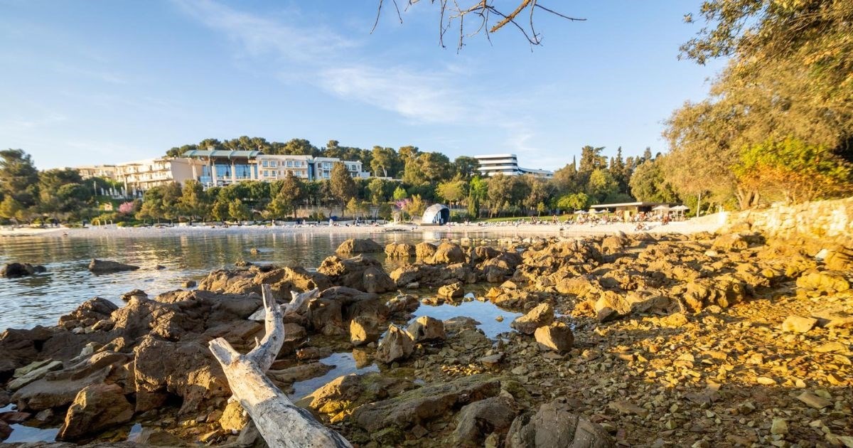 Nijemac na romobil postavio mobitel i snimao golu djecu u Rovinju, pritvoren je