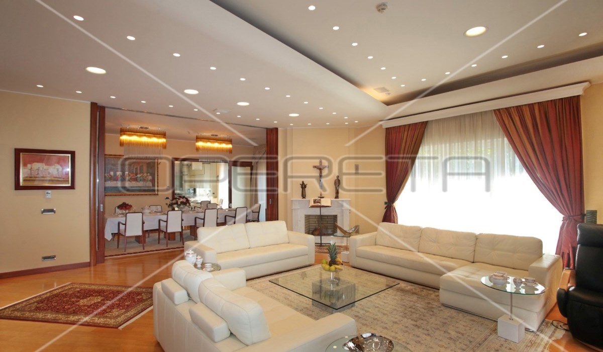 Top oglasi za nekretnine: Jedinstveno imanje u zelenoj oazi Sesveta