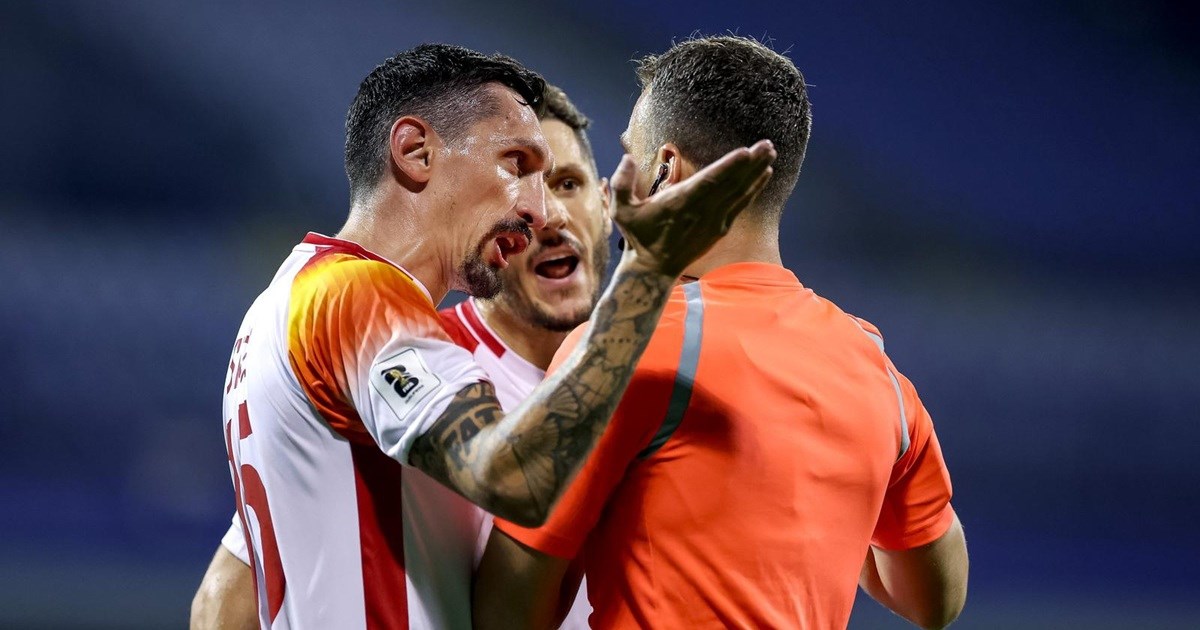 Crnogorci: Nema potrebe da se Hrvatskoj pomaže crvenim kartonom. To se ne svira