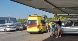 Roditelji iz Češke ostavili dijete u vrućem autu na parkingu dućana u Zadru