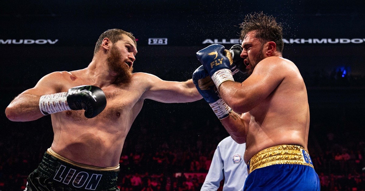 Pogledajte kako udara i kako prima udarce ruski boksač koji se hrva s medvjedima