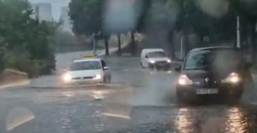 Pogledajte prometni kaos na ulicama Splita. U 1 sat više kiše od mjesečnog prosjeka