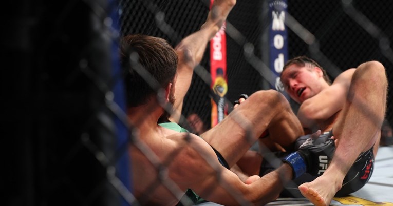 VIDEO Iskočilo mu rame u prvoj rundi u borbi večeri UFC-a