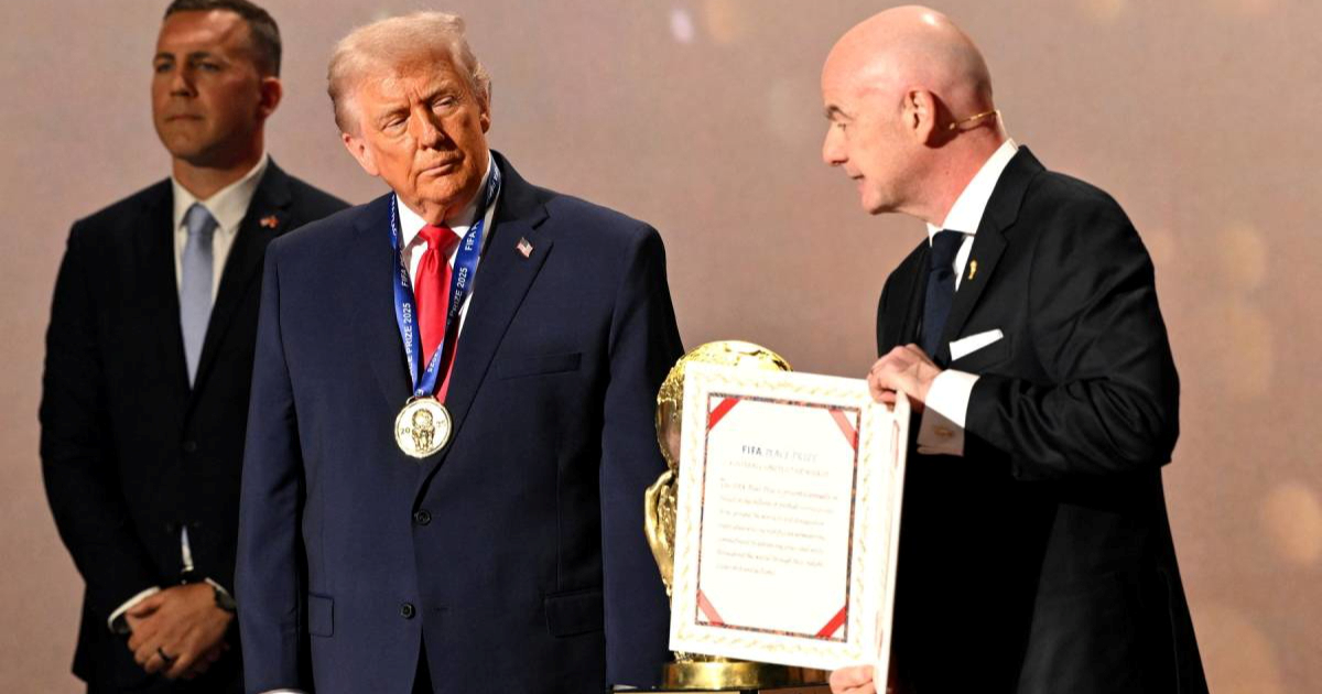 Infantino uručio Trumpu nagradu za mir