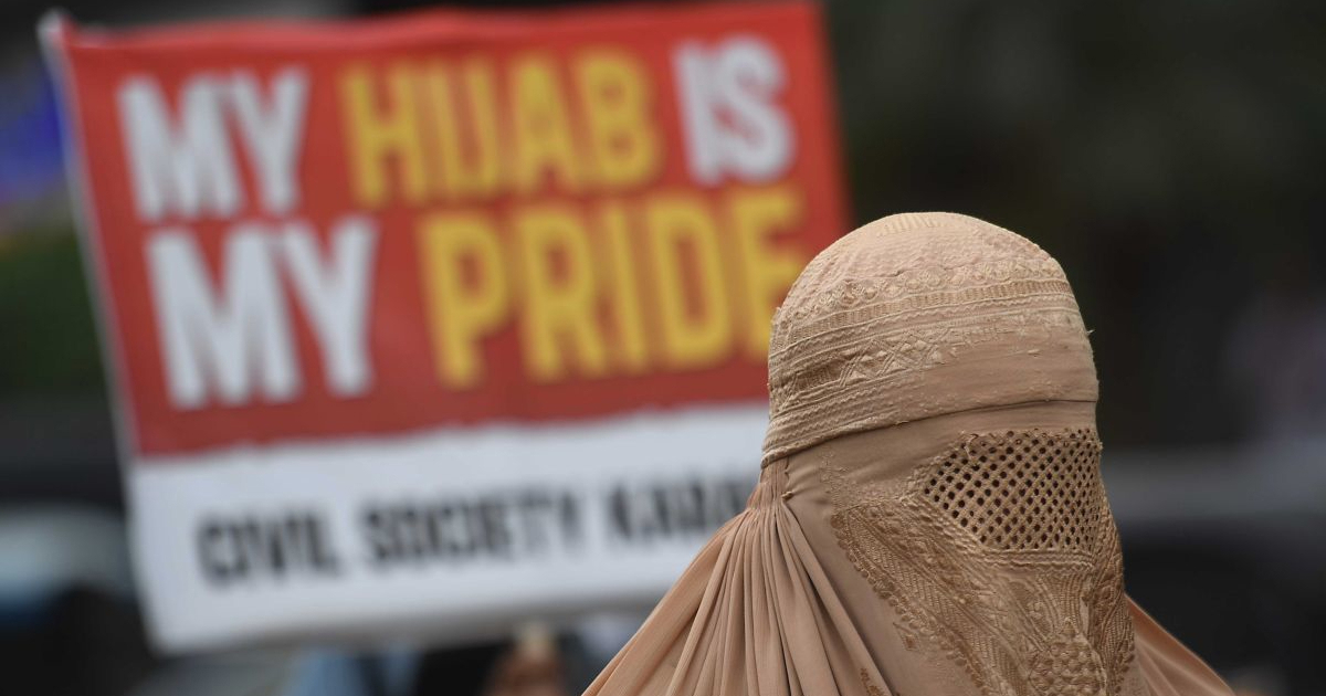 AI chatbotovi na zahtjev uklanjaju burke sa slika muslimanki