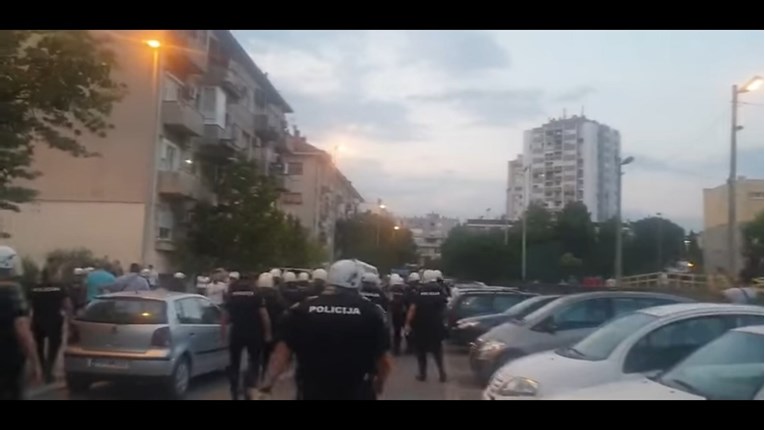 VIDEO Neredi u Crnoj Gori, policija uhitila 18 ljudi