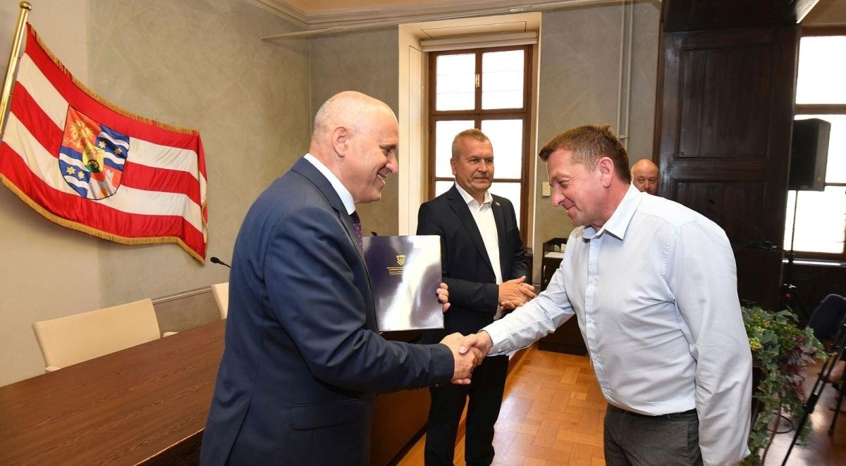 Bačić posjetio Varaždinsku županiju, dodijelio potpore u vrijednosti 14 milijuna eura