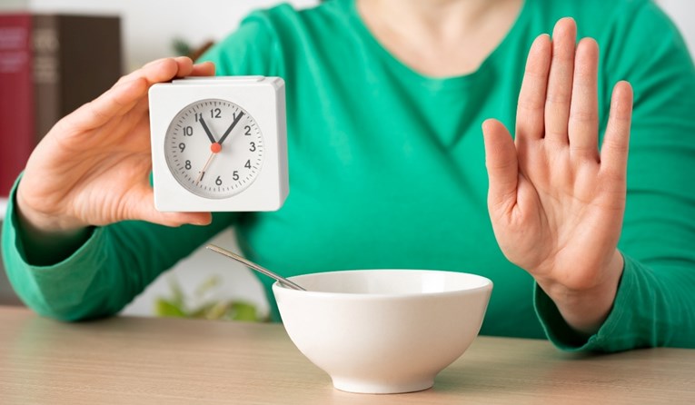 Zanimljiva simulacija pokazuje što se događa s tijelom tijekom 24-satnog posta