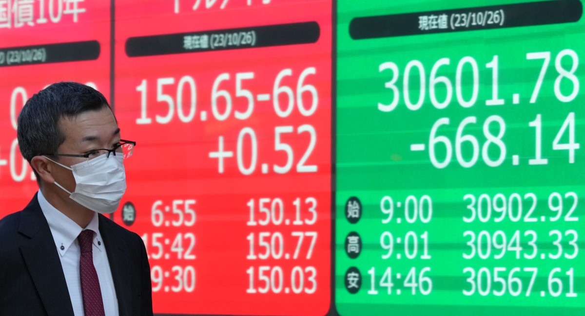 Azijske burze pale, dolar ojačao