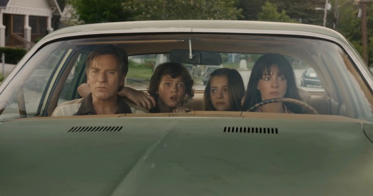 Anne Hathaway i Ewan McGregor bježe od dinosaura u najavi za novi SF triler