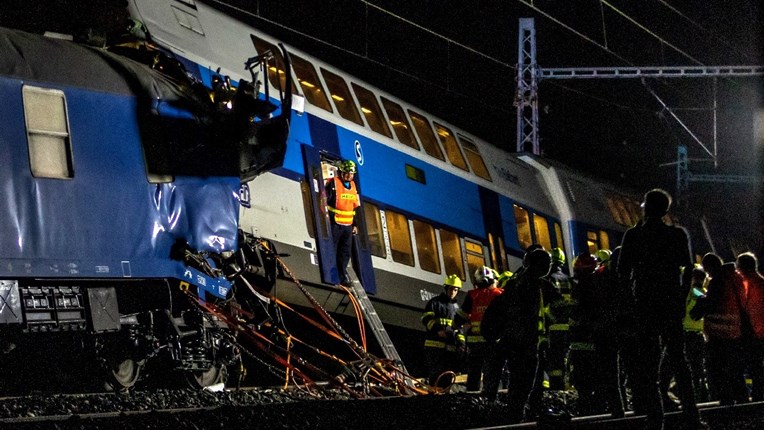 Sudar vlaka i lokomotive u Slovačkoj, ima puno ozlijeđenih