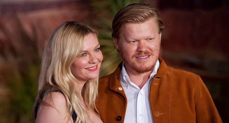 Kirsten Dunst prije četiri mjeseca rodila sina, otkrila je njegovo ime