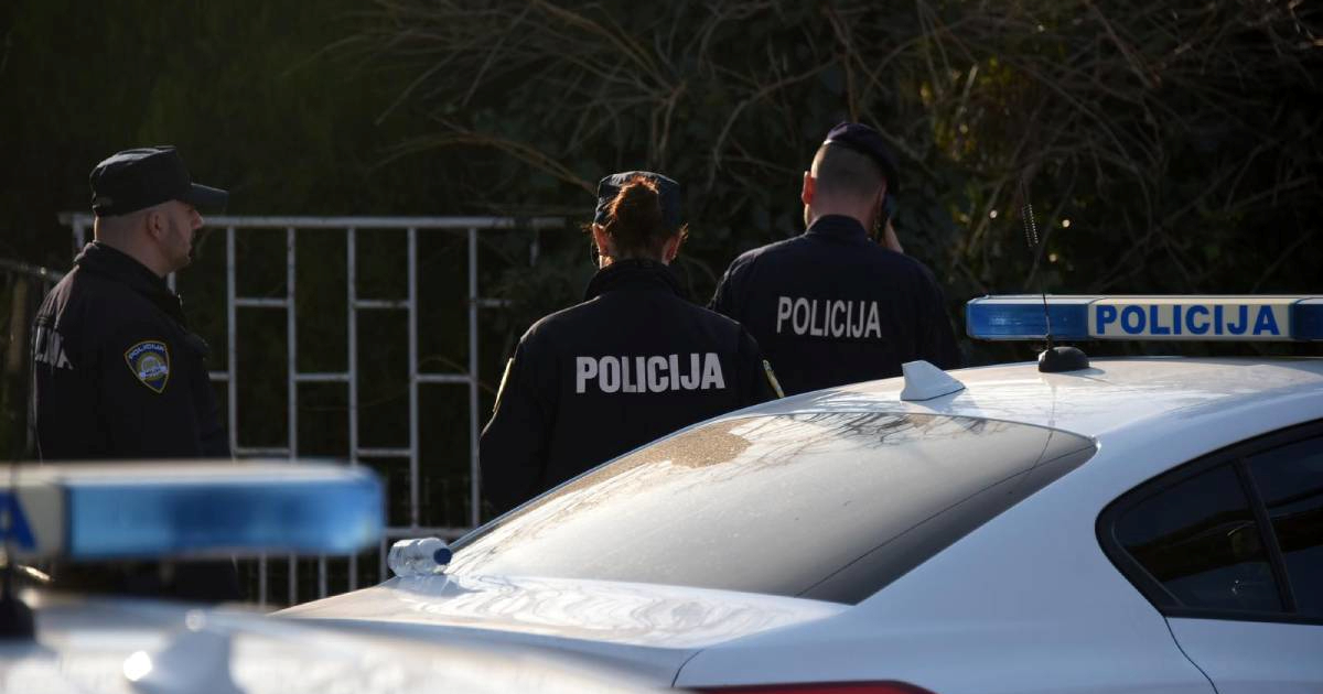 Pijan zaspao za volanom kod Ivanca i sletio s ceste. Ozlijeđena 34-godišnja putnica