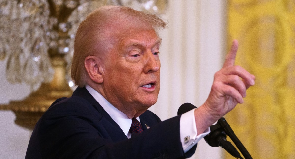 Trump najavio carine od 25% za Meksiko i Kanadu, dodatnih 10% za Kinu
