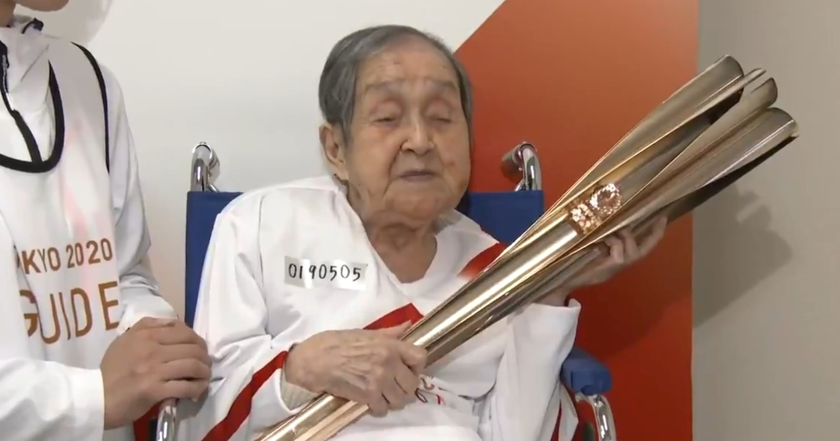 Najstarija osoba u Japanu je 114-godišnja liječnica koja je nosila olimpijski plamen