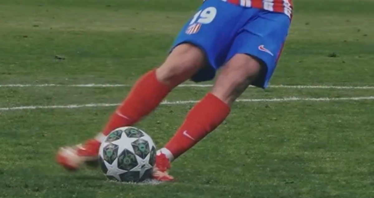 VIDEO Ovo je najbolja snimka penala. Vidi se da Alvarez dva puta dira loptu?