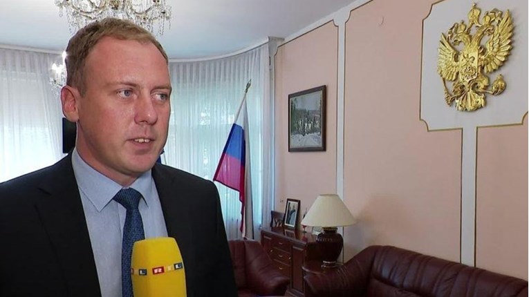 Ruski diplomat u Zagrebu odgovorio hoće li se cijepiti "Putinovim cjepivom"