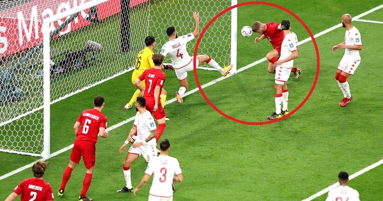 Danski napadač promašio je prazan gol s manje od metra