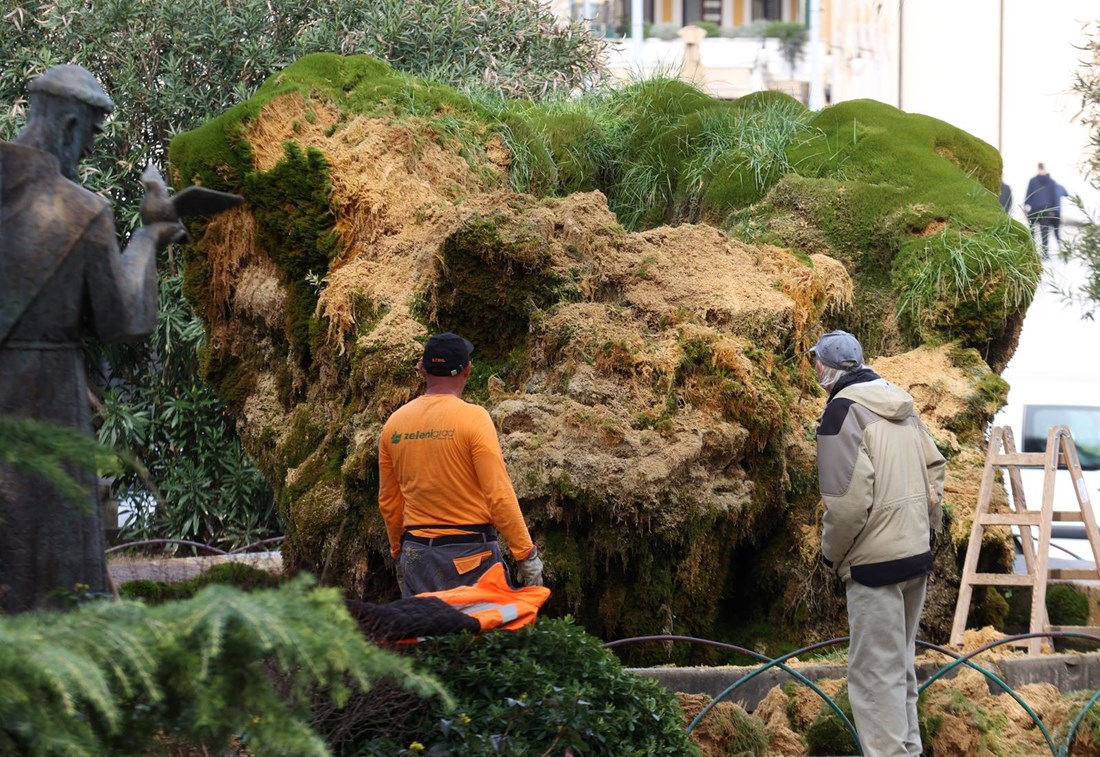 U Šibeniku uređuju fontanu koja je rijetkost u svijetu zato što je "živa"