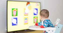 Obiteljska terapeutkinja dijeli 4 prednosti vremena ispred ekrana za djecu