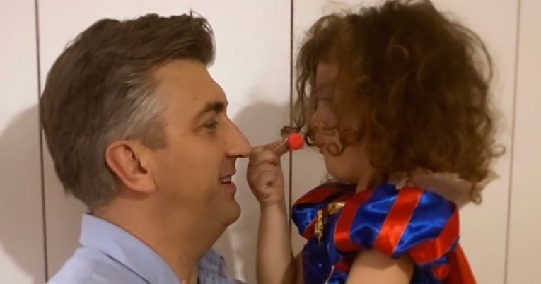 Premijer Andrej Plenković objavio rijetku fotografiju s kćerkicom Milom