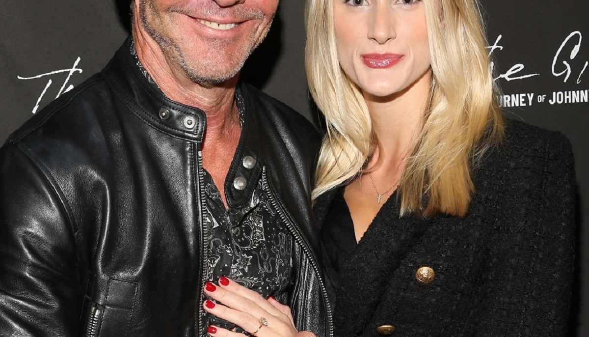 Slavni glumac brani vezu s 39-godina mlađom: "Ne možete to kontrolirati"