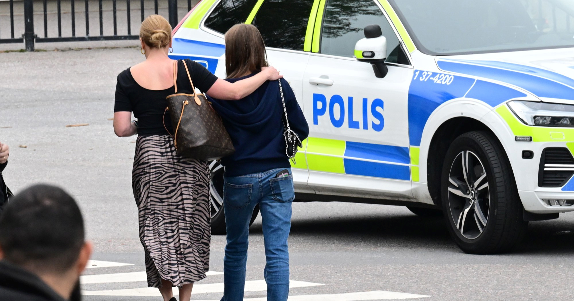 Zašto švedskim bandama trebaju djevojke: "Lakše prolaze ispod policijskog radara"