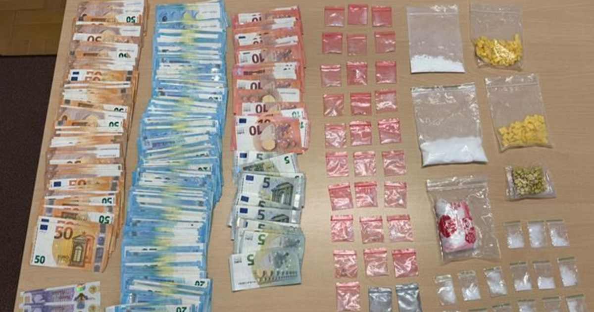 FOTO Policija u Tisnom uhitila Britanca s kokainom, MDMA-om i ketaminom