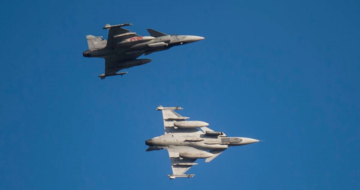 Švedska digla Gripene zbog ruskih aviona par sati nakon dizanja zastave pred NATO-om