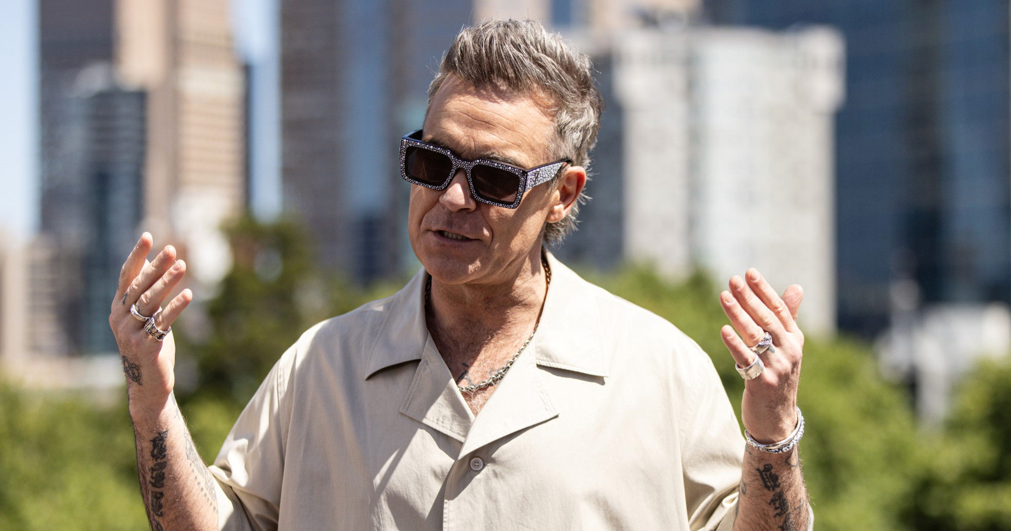 Robbieju Williamsu dijagnosticiran je Touretteov sindrom