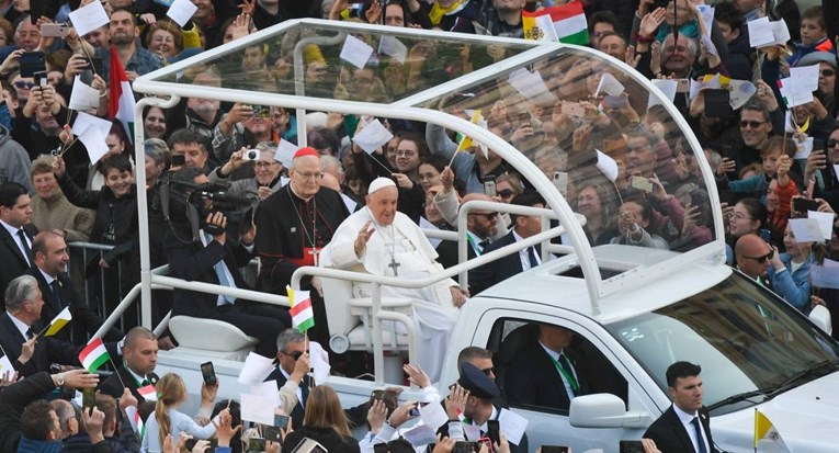 Papa održao misu u Budimpešti, okupilo se oko 80.000 ljudi