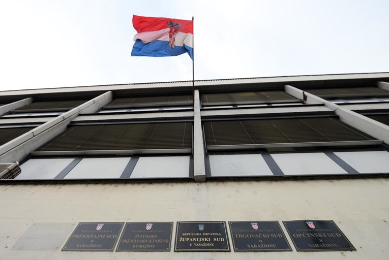 Muškarac u Varaždinu pokušao ubiti dvije žene koje je ranije zlostavljao