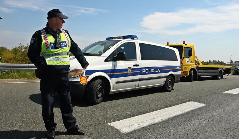 Na čovjeka na autocesti kod Zagreba naletio kamion, poginuo je. Ogromna je kolona